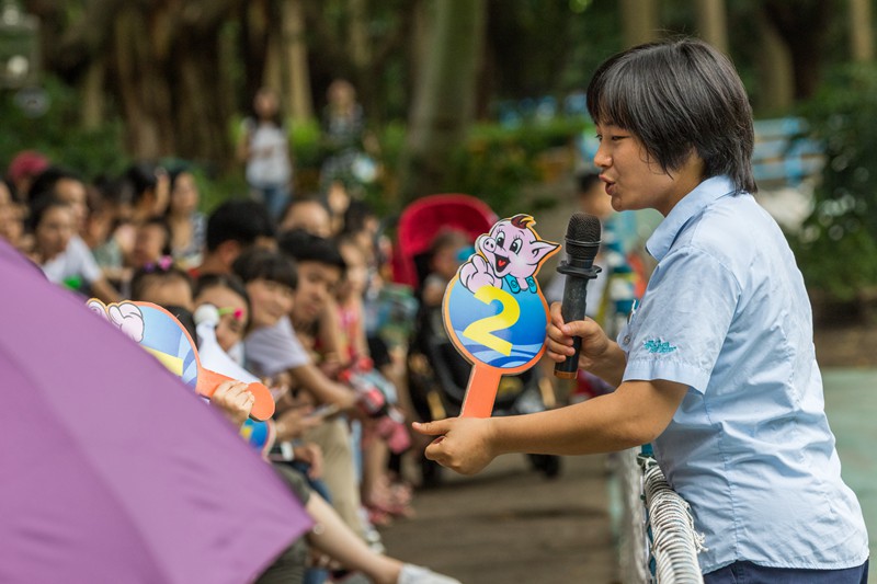 游泳比赛猜成语_看图猜成语